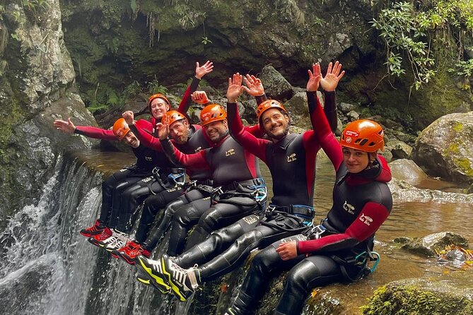 Canyoning Experience Level II Moderate - Complex jumps and controlled nerve: how to approach them