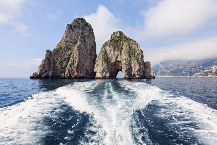 Capri: 2-Hour Boat Tour with Happy Hour - Snacks and happy hour: limoncello, wine, and real coastline time