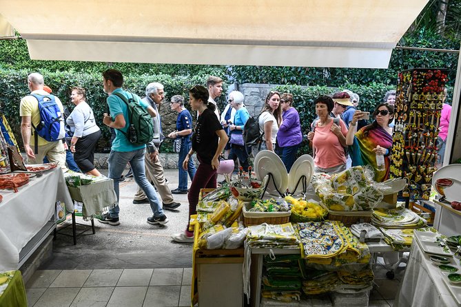 Capri and Anacapri Guided Tour with Limoncello Tasting from Capri - Capri town time and shopping at Giardini di Augusto