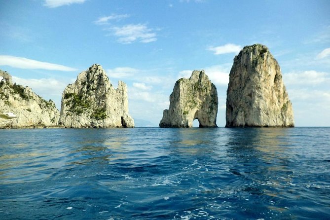 Capri: Boat Tour, Priority Tickets & Blue Grotto (Optional) - Meeting point at Via Cristoforo Colombo and how early matters