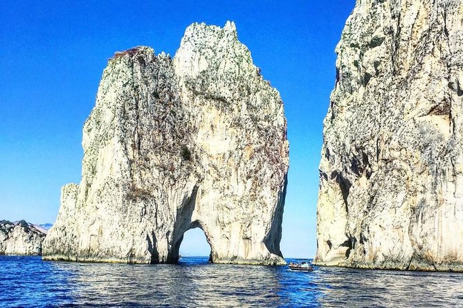Capri: Boat Tour, Priority Tickets & Blue Grotto (Optional) - How to choose the right departure time