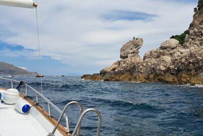 Capri Secret Corners Experience - Getting On Board at Waves of Capri (and How to Spot the Right Boat)
