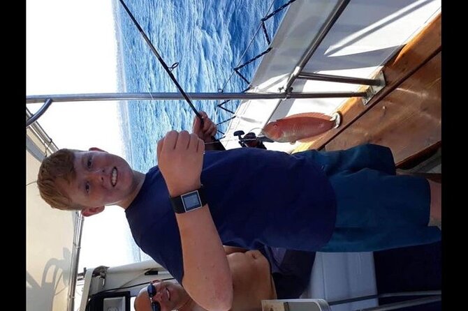 Captain Manolis Fishing with barbecue on the boat - Where it starts: meeting point and timing feel