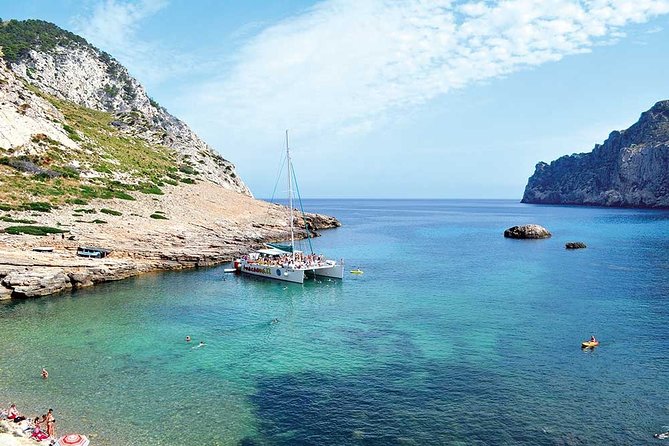 Catamaran Cruise from Port d'Alcudia with Lunch and Swim Stop - Crowds, Shade, and Music: How to Avoid the Worst-Day Feeling