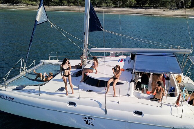 Catamaran Sunset Cruise Tamarindo - Kayaks and water toys: included, but treat it like shared gear