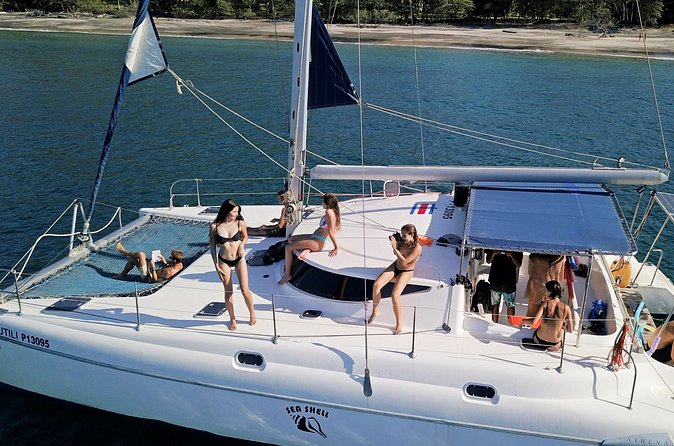 Catamaran Sunset Cruise Tamarindo - Food on board: heavy snacks that often feel like a meal