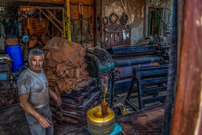 Chania Food Stories Half-Day Tour inc. tastings & drinks - Private pickup vs small-group walking: choosing the right comfort level