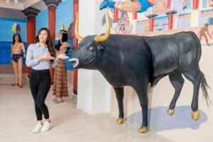 Chania: Minoan's World 9D Experience - The 3D Museum: photo fun that’s more than window dressing