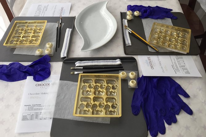 Chocolate Making Workshop - The chocolate painting session: more than just pretty patterns