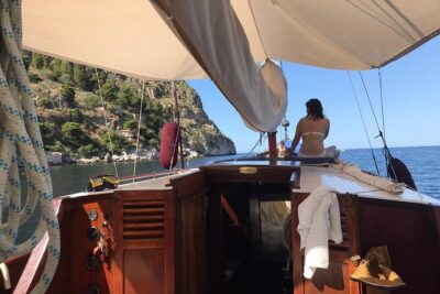 Classic Boat Tour in Palermo - Mount Pellegrino: the sea-facing side and its cave system