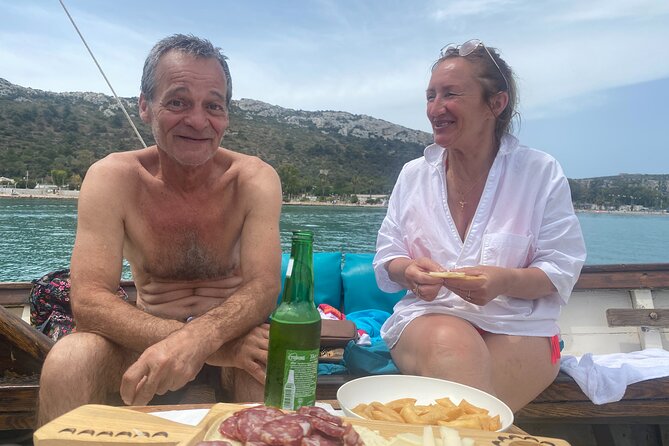 Classic boat tour of the Gulf of Cagliari - Cala Bernat and Grotta dei Colombi: the “maybe” and the “wow” parts