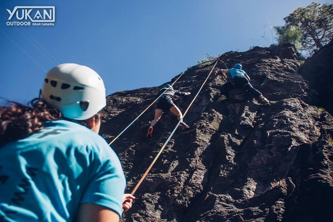 Climbing + Zipline + Via Ferrata + Cave. Adventure route in Gran Canaria - The climbing start: rock climbing with real options for different comfort levels