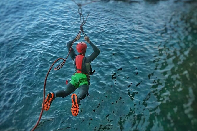 Coasteering experience in Gran Canaria - Snacks, hydration, and the picnic that keeps you going