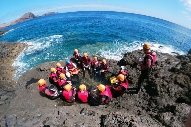 Coasteering Tour - Cliff jumping, swimming, scrambling. - The 4-Hour Flow: From Pickup to Jump Choice
