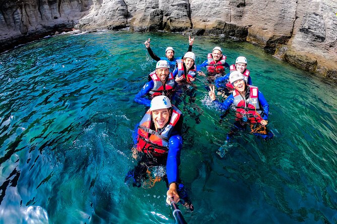 Coastering in Gran Canaria (Aquatic Route in the ocean cliffs) - Quick hits before you hit the water