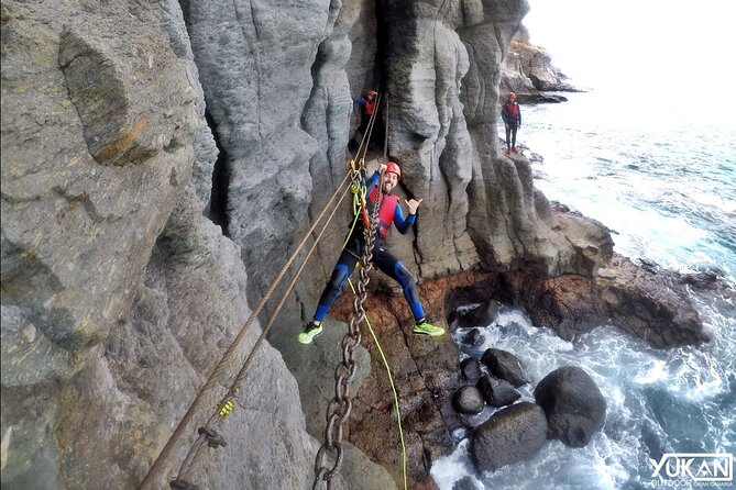 Coastering in Gran Canaria (Aquatic Route in the ocean cliffs) - Who this tour suits best (and who should think twice)