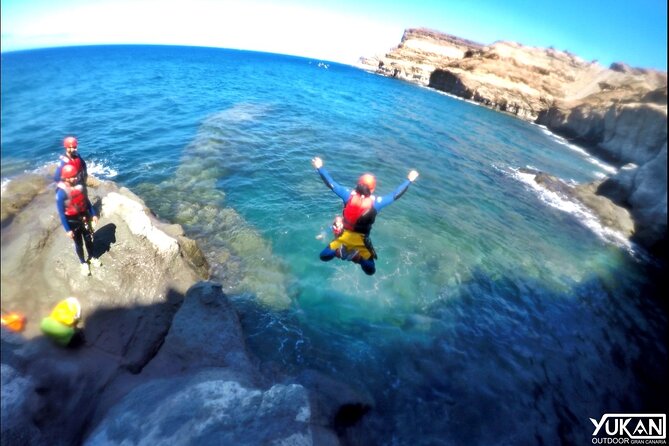 Coastering in Gran Canaria (Aquatic Route in the ocean cliffs) - Timing, meeting point, and how to prep for a 10:00 am start