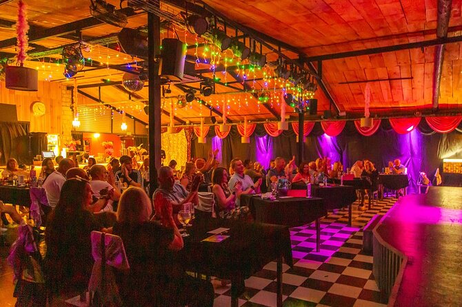 Comedy Drag Show Music Hall Tavern with Dinner - The 7:00 pm flow: photo time, dinner, then the show