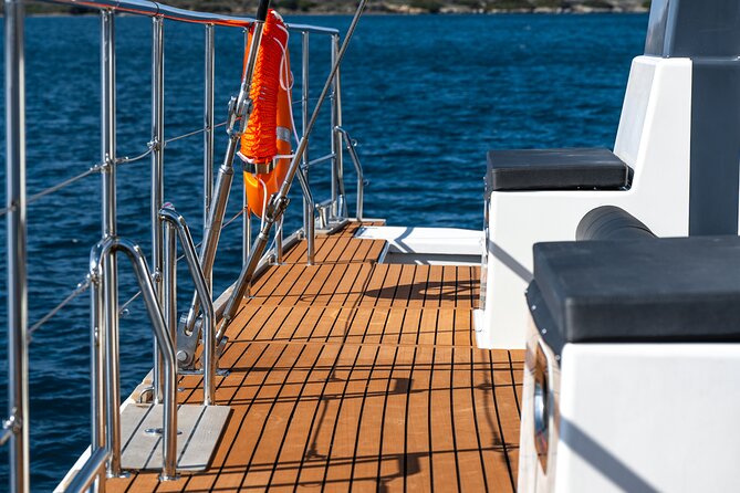 Comfort Max Catamaran Caldera Cruise with BBQ and Drinks - Open bar comfort: included drinks, and the one thing to watch