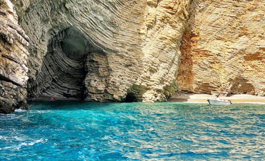 Corfu: Shore & Shared – Palaiokastritsa, Lakones, Kratsalo - Lakones “Balcony of Gods”: that heart-shaped bay moment