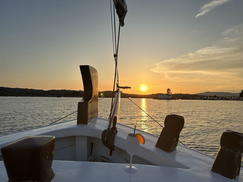Corfu: Sunset Cruise on Classic Boat with Cocktails & Snacks - From Corfu Old Port to the Water: Koryfo and first impressions