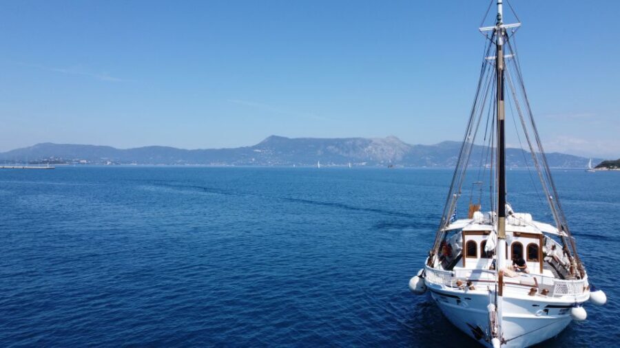Corfu: Sunset Cruise on Classic Boat with Cocktails & Snacks - Pontikonisi and Mouse Island: the sunset payoff spot