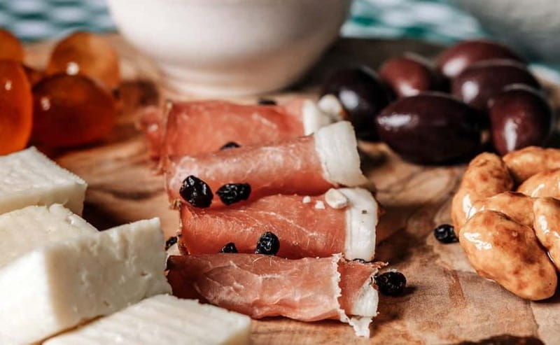 Corfu: The most famous Corfiot Products in one Tasting - Meet the hosts: George and Katerina bring Corfu to the table