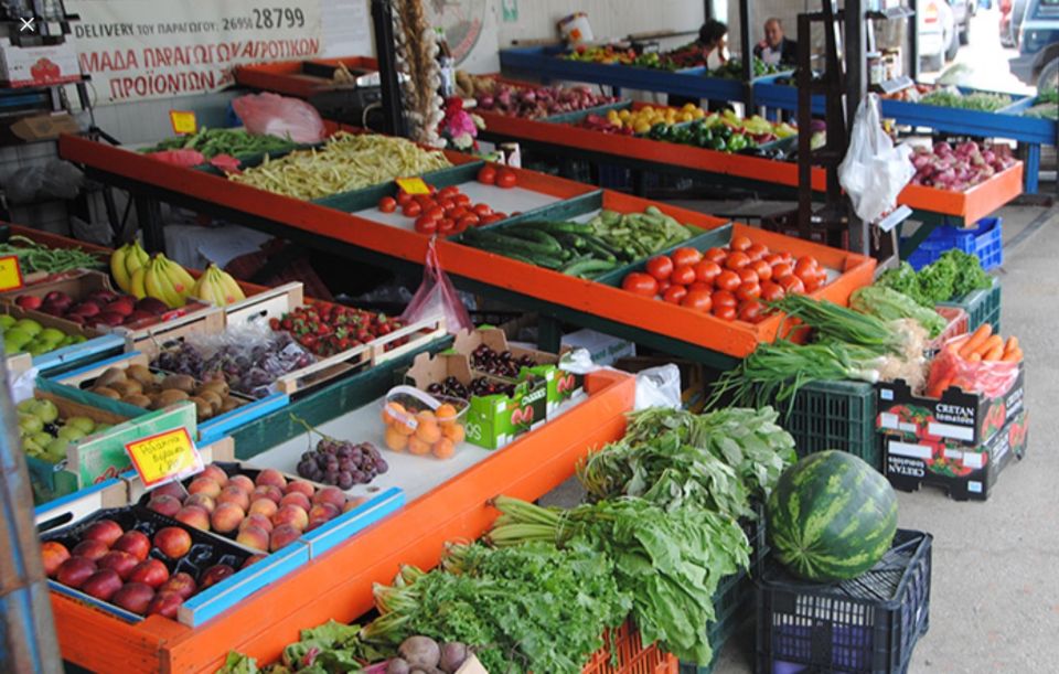 Corfu Town: Guided Walking Tour and Local Food Tastings - Lunch at the End: Pastitsada and Sofrito, Served Properly