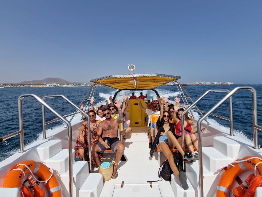 Corralejo: Isla de Lobos Round-Trip Ticket with Park Entry - Toston Forum in the north: a small place with a strong sense of time