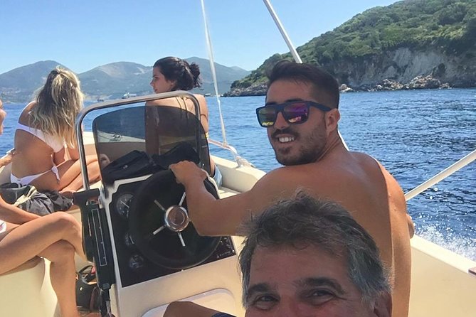 Cruise to turtle's island and caves with a glass bottom boat - Who this trip suits best (and who should think twice)