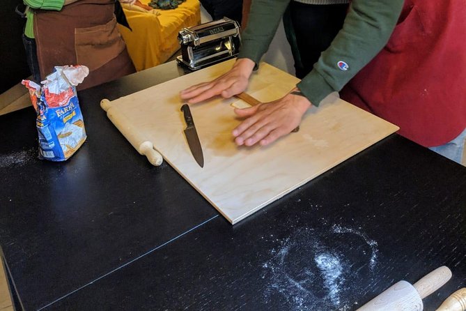 Culurgiones Cooking Class Cagliari - Sealing the dumplings: the hands-on skill that makes or breaks it