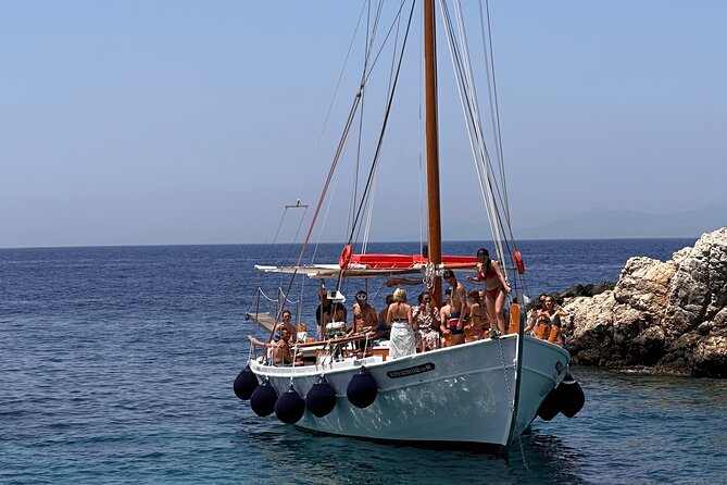 Daily Boat Trip Antiparos & Despotico - Despotiko and the Apollo Sanctuary: Archaeology with a Sea-View