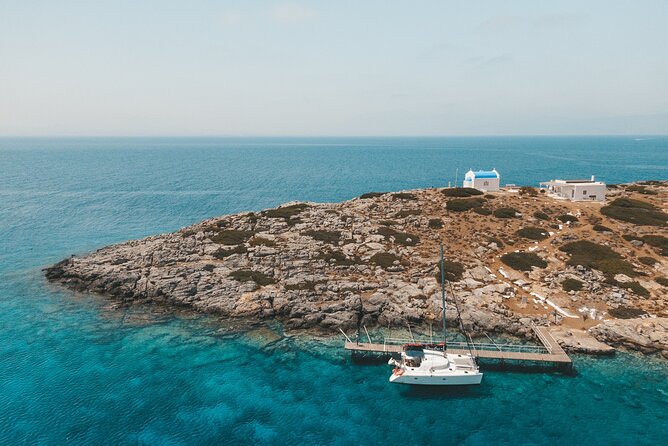 Dia Island Catamaran – Premium Lunch, Open Bar, Small Group - The day’s flow: meeting at 9:30 and why the timing feels smart