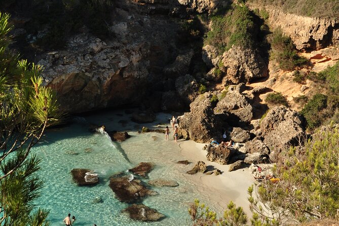 Discover Cala des Moro and S’Almunia the smart way - The Gear and Beach Extras That Make You Feel Cared For