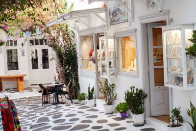 Discover Mykonos in 4 Hours: Beaches, Villages and Town - Starting at the Old Port: Meeting Point and What It Tells You