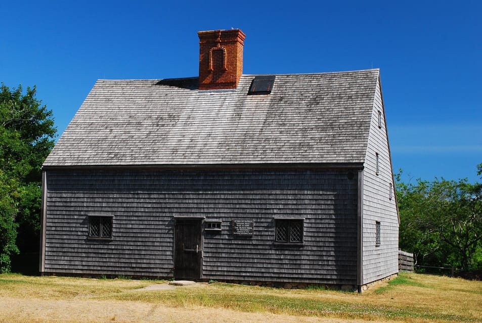 Discover Nantucket Self-Guided Biking or Driving Tour - Oldest House vs. the astronomer museum: choose your indoor story