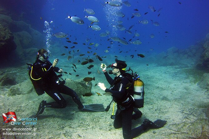 Discover Scuba Diving in the Caldera of the Volcano in Santorini - From wetsuit to first underwater breaths in waist-deep water