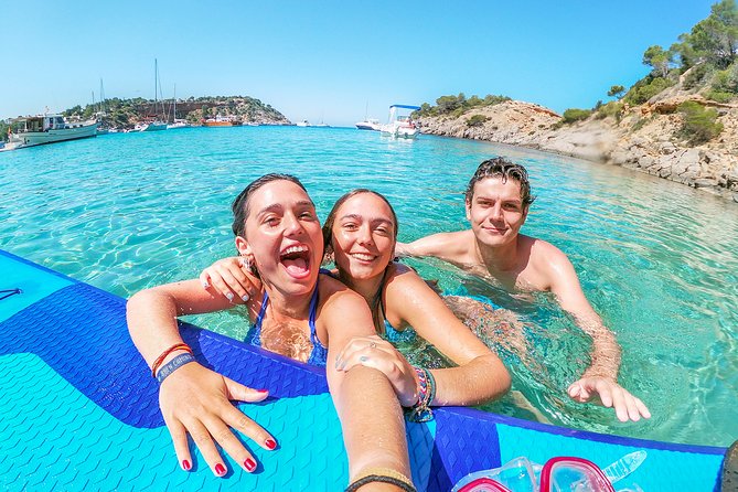 Discover the best corners of the island in paddle surf - When the coast gets adrenaline-level: optional cliff jumps