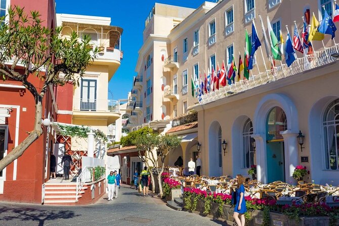 Discovering Capri in one day - Capri Town Walk to the Famous Little Square: How to Use Your 2 Hours
