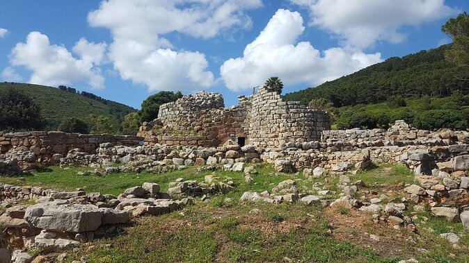 E-bike Excursion at Natural Park of Porto Conte - Punta Giglio - E-MTB Adventure - Punta Giglio inside Porto Conte: wartime structures along the ride