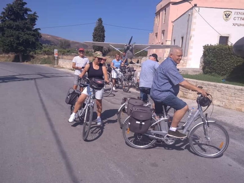 e-Bike Guided Tour to Myli Gorge with Lunch included - Myli Gorge on Foot: A Short Hike With Real Texture