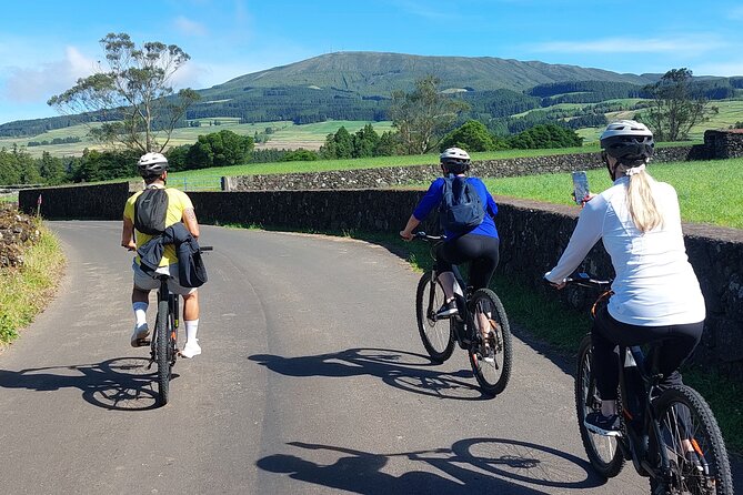 E-Bike Tour West Side | Third Island - Meeting in Angra and getting set up for an easy start