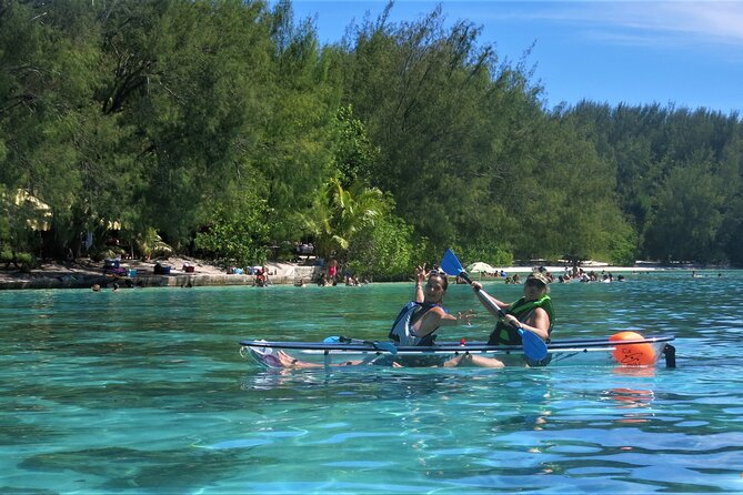 Eco guided excursion to the lagoon of Moorea in transparent kayak 1/2 day morning - The Guides: What Makes Their Style Work