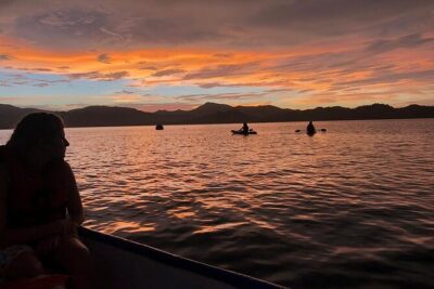 Eddy's Bioluminescence Reserve in Punta Cuchillos - The 1-hour kayak/canoe part: where you’ll create the glow