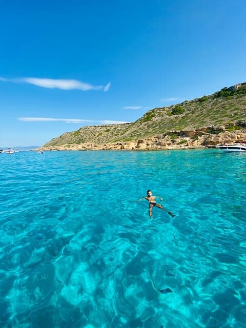 El Arenal: Private Mallorca Boat Rental (No License Needed) - No-license captain mode in Mallorca: what freedom really means