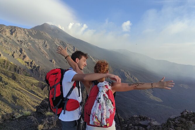 Etna by Jeep: Exploring Craters and Lava Caves and Etna Wines - Stop 1: The 2001 eruptive vent and lateral explosion crater