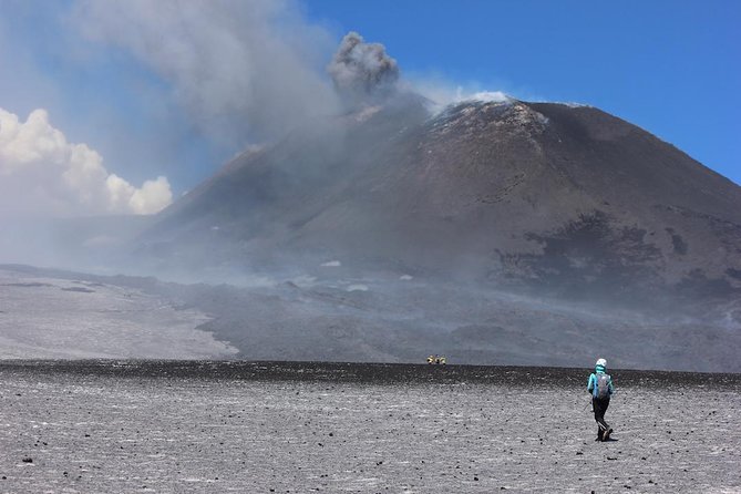 Etna Excursions Summit Craters (2900) with Volcanological Guides - guidetna.it - Volcanological Guides on Etna: Why the Guide Matters
