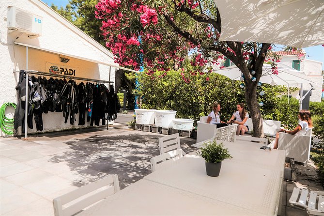 Exciting PADI Discover Scuba Diving Experience Isola Bella Marine Park Taormina - Break Time Next to Isola Bella: Snacks, Drinks, and a Real Reset