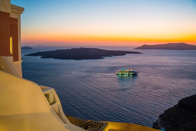Explore Santorini with a Local - 4 Hours Private Tour - The Minivan Experience: Air-Conditioned Relief and Photo-Savvy Driving