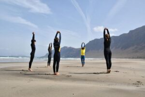 Famara Beach: Surfing Lessons with Videos - Pickup at 9:00–9:30 and the Quick Pre-Surf Briefing
